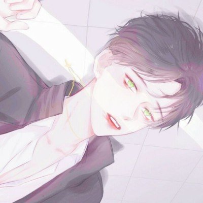 女子回应甩面失误粘邻桌大哥背上